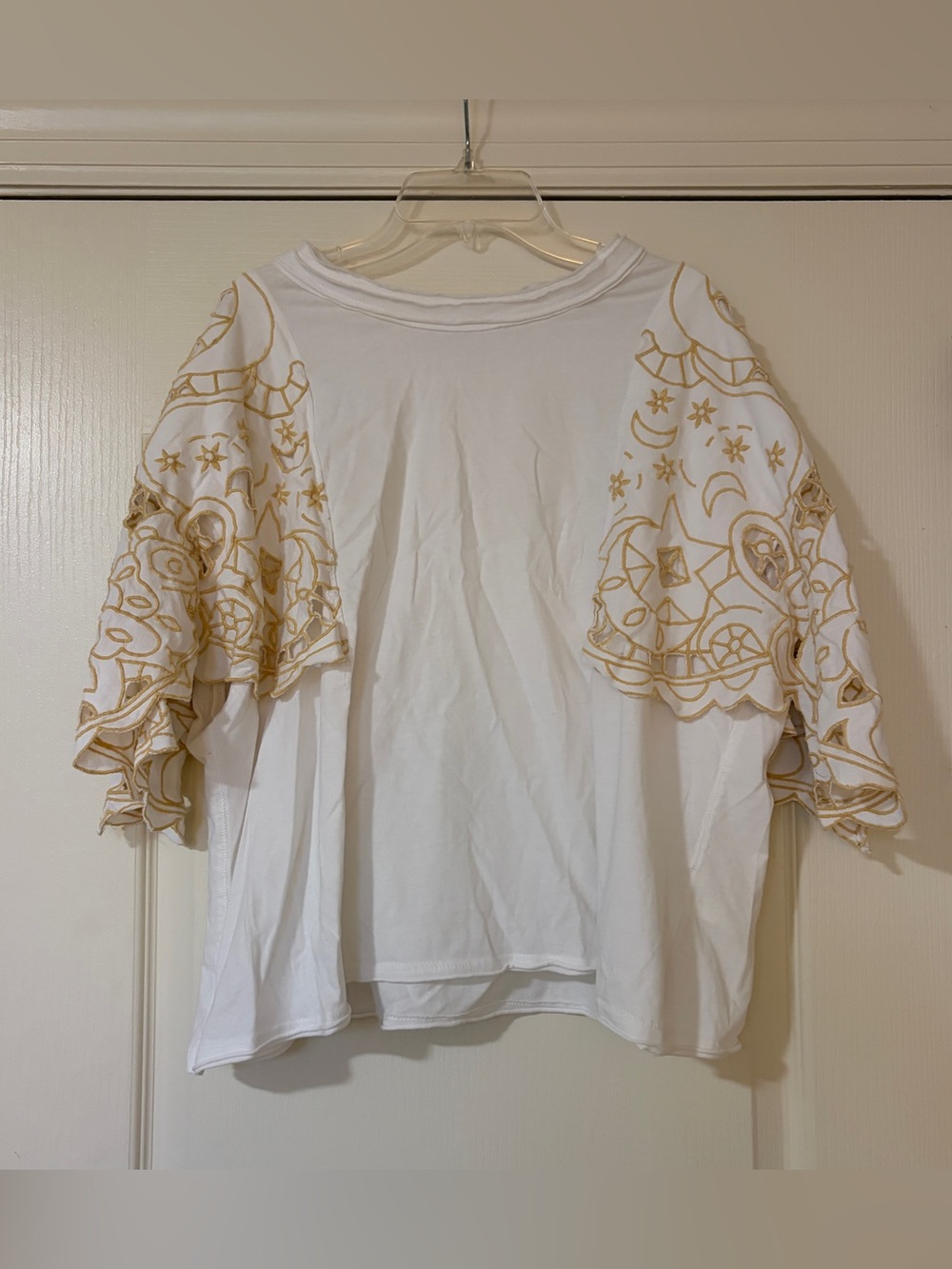 White Women’s Embroidered Ruffle-Sleeve Top
